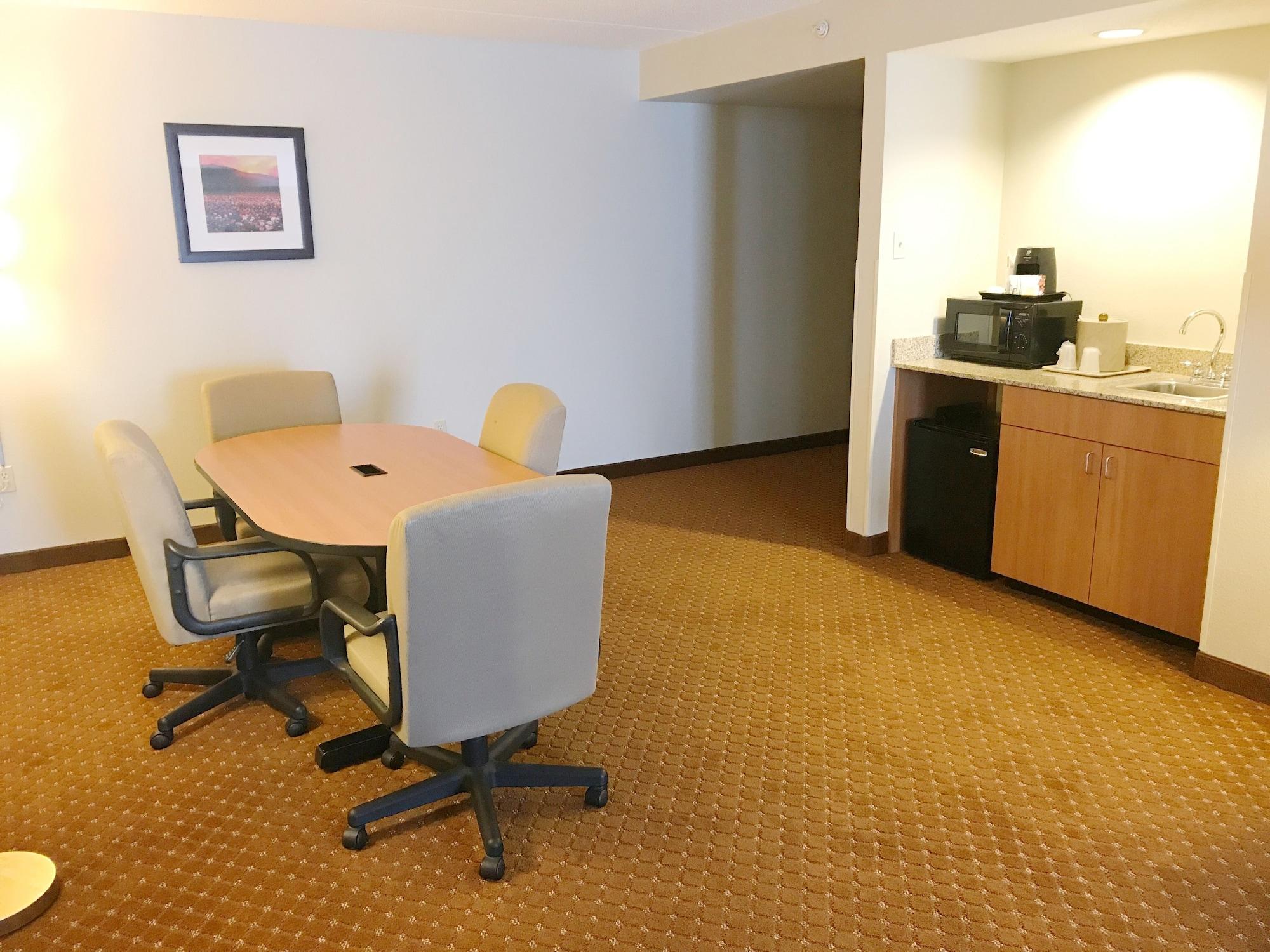 Wingate By Wyndham Louisville East Extérieur photo