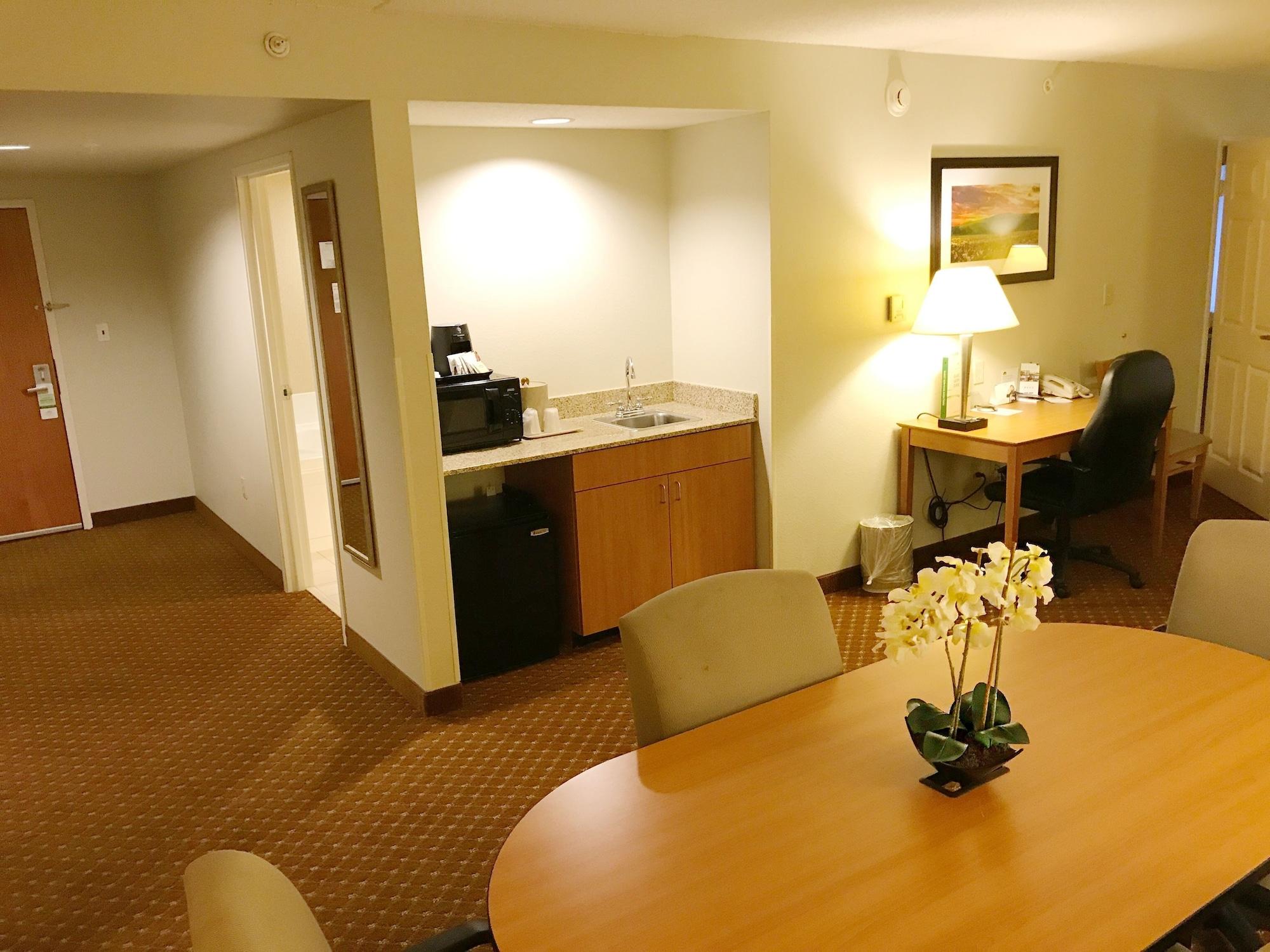 Wingate By Wyndham Louisville East Extérieur photo