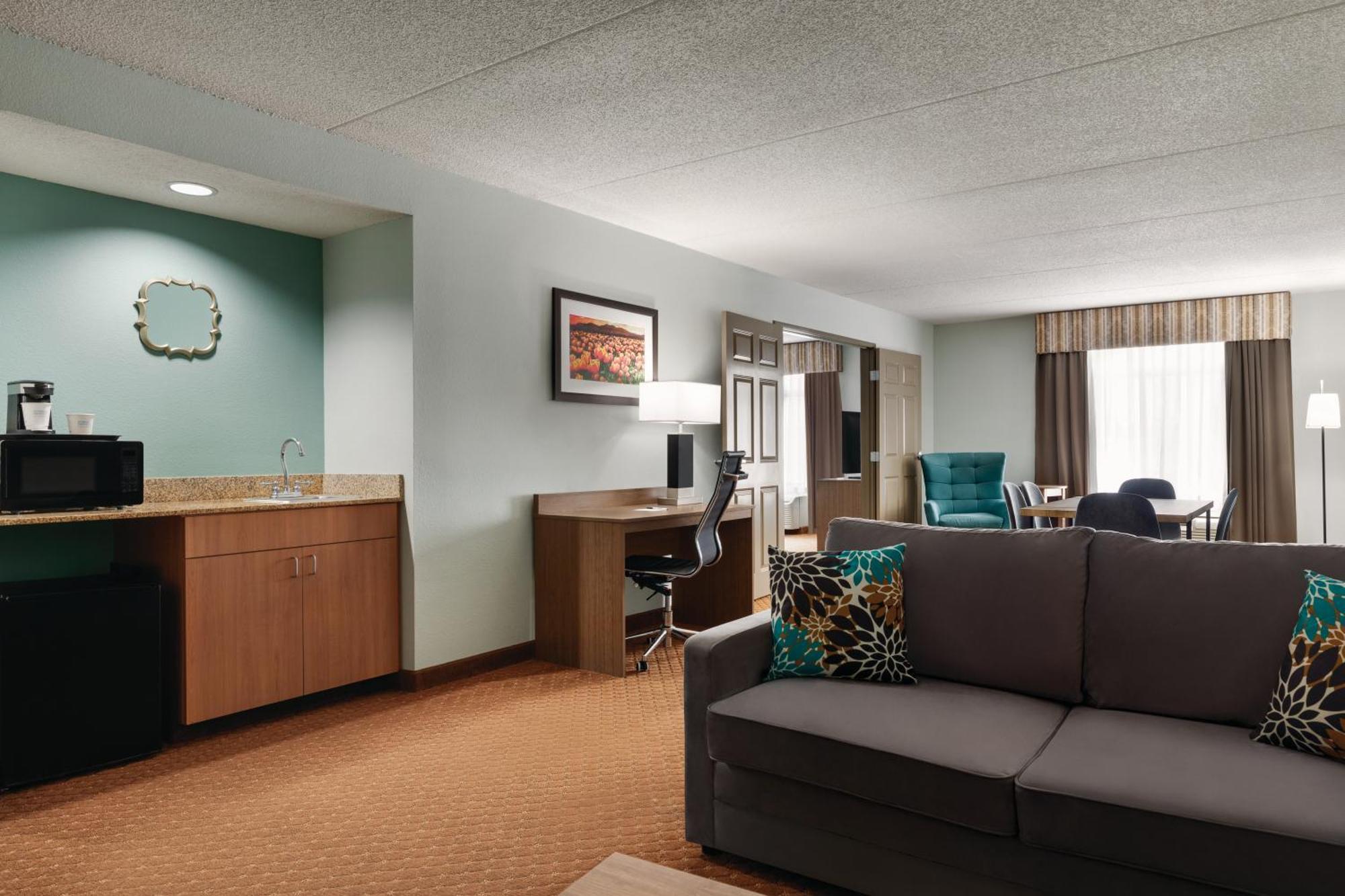 Wingate By Wyndham Louisville East Extérieur photo