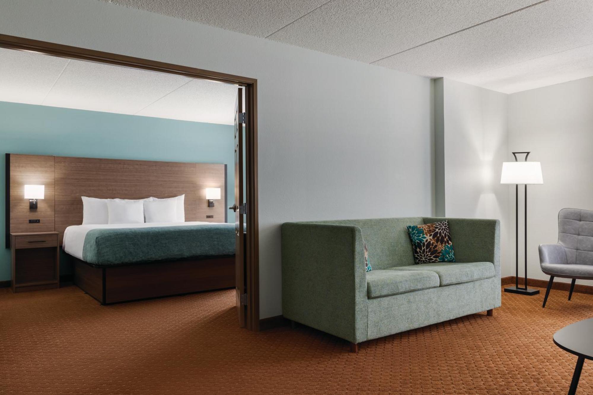 Wingate By Wyndham Louisville East Extérieur photo