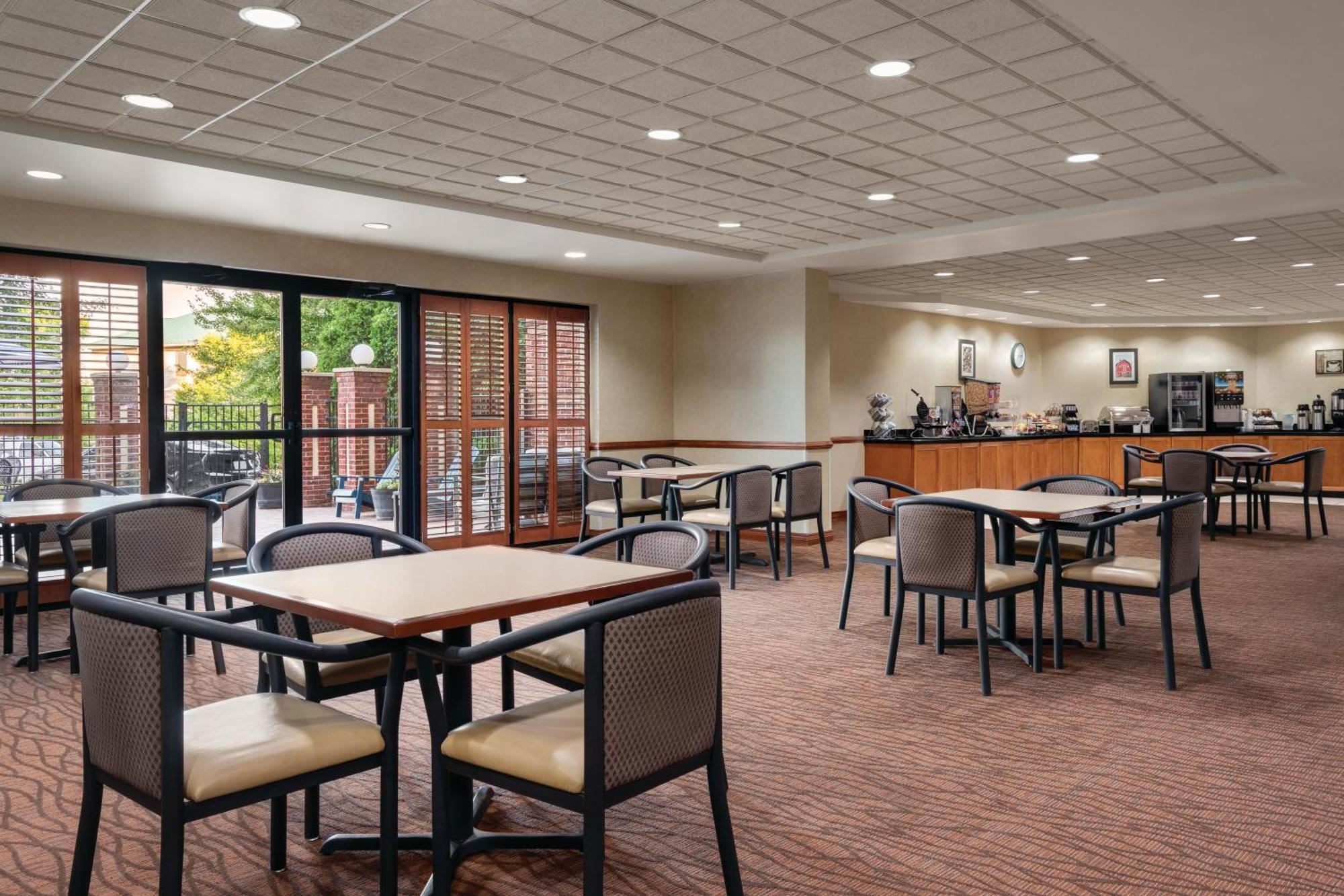 Wingate By Wyndham Louisville East Extérieur photo