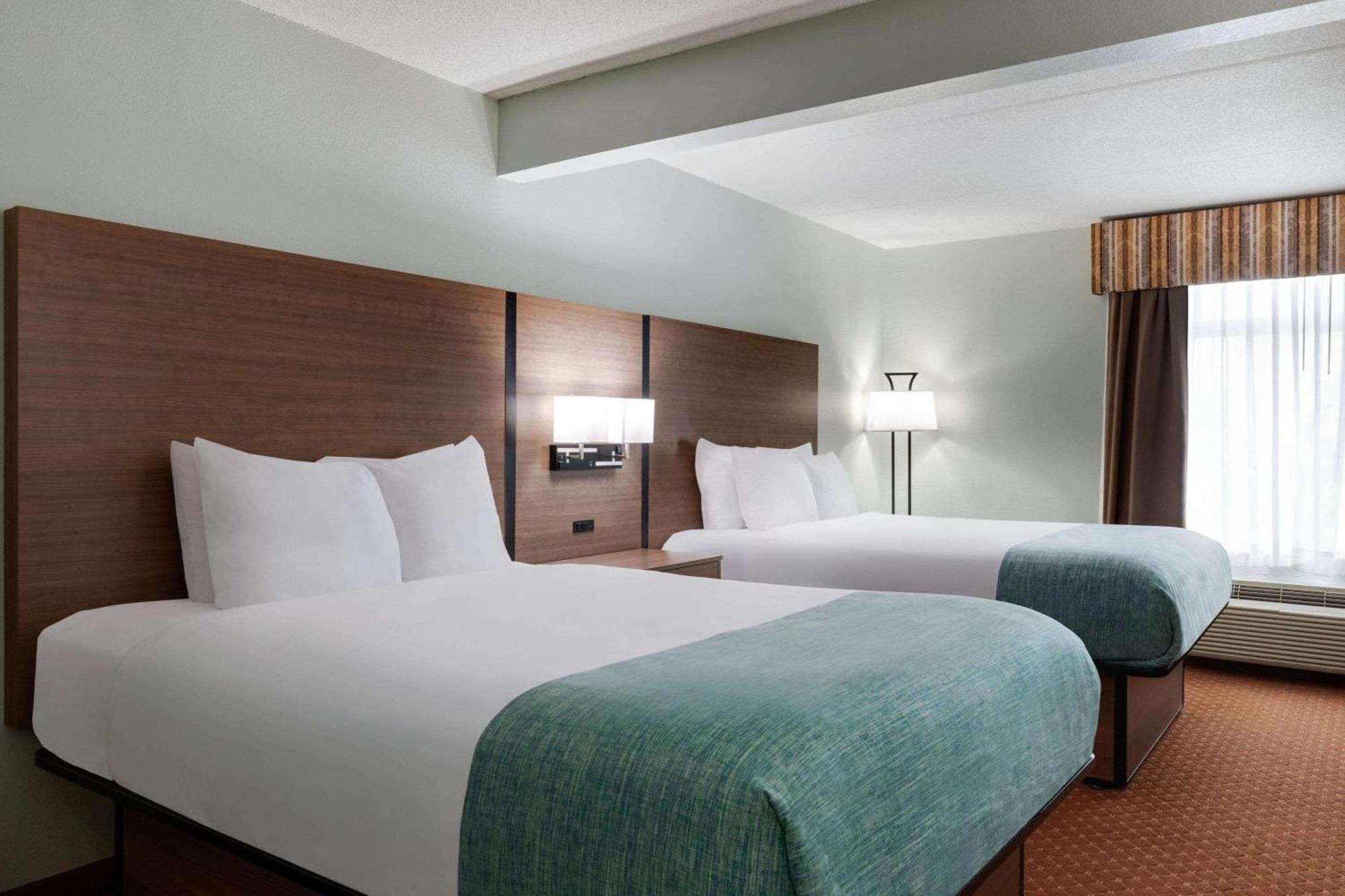 Wingate By Wyndham Louisville East Extérieur photo