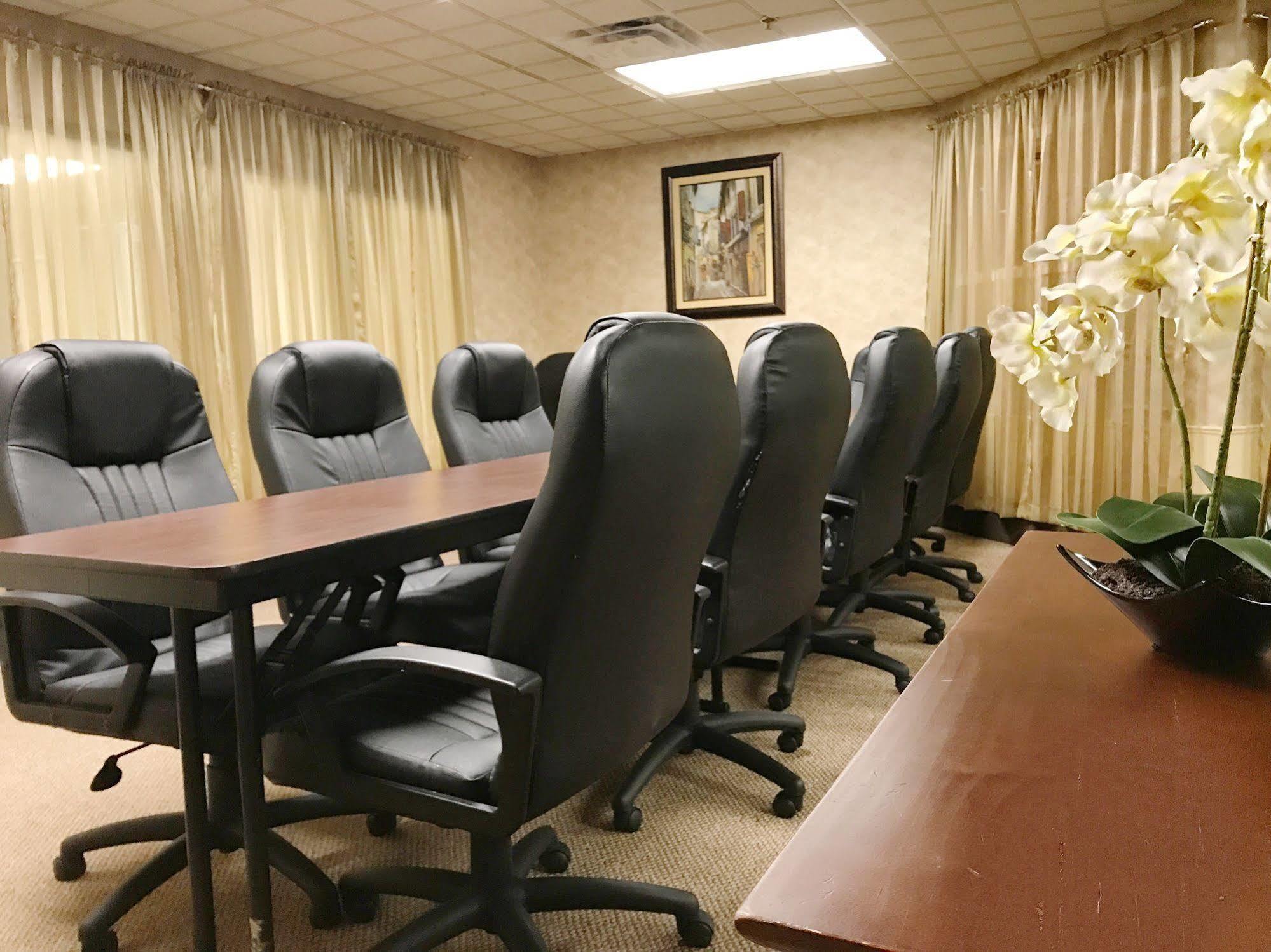 Wingate By Wyndham Louisville East Extérieur photo