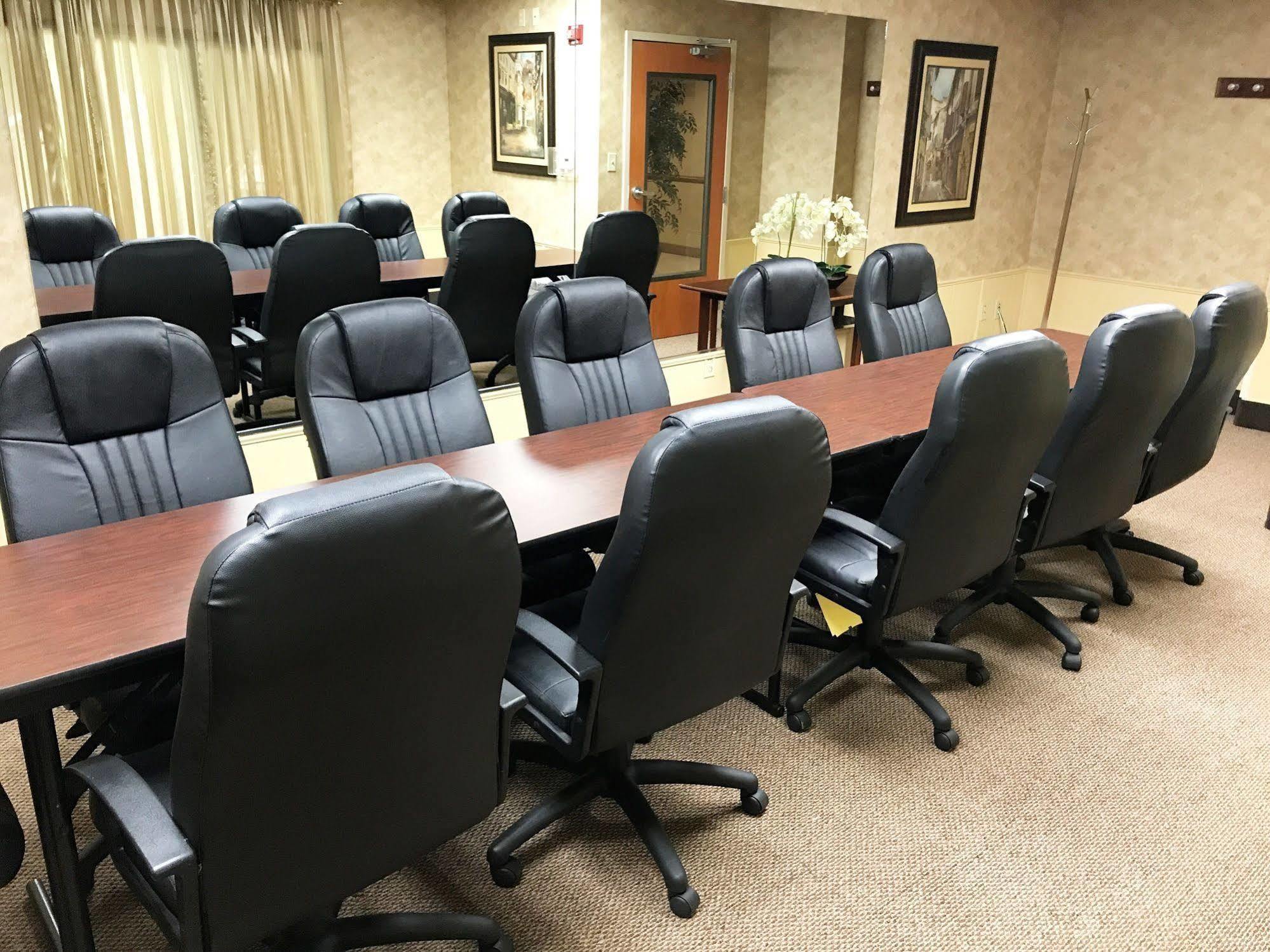 Wingate By Wyndham Louisville East Extérieur photo